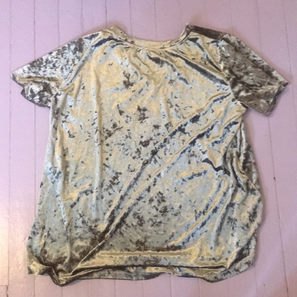 Silver crushed velvet oversized T-shirt.